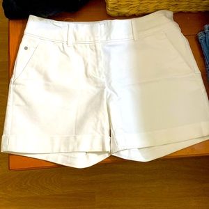 White shorts from APT9 size 4 women’s
